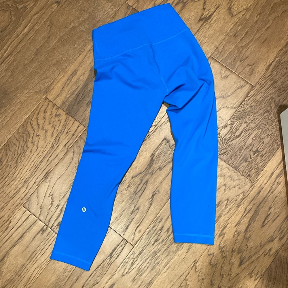 Size 6 lululemon align capri EUC